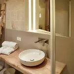 La Maison De Nicole מונופולי